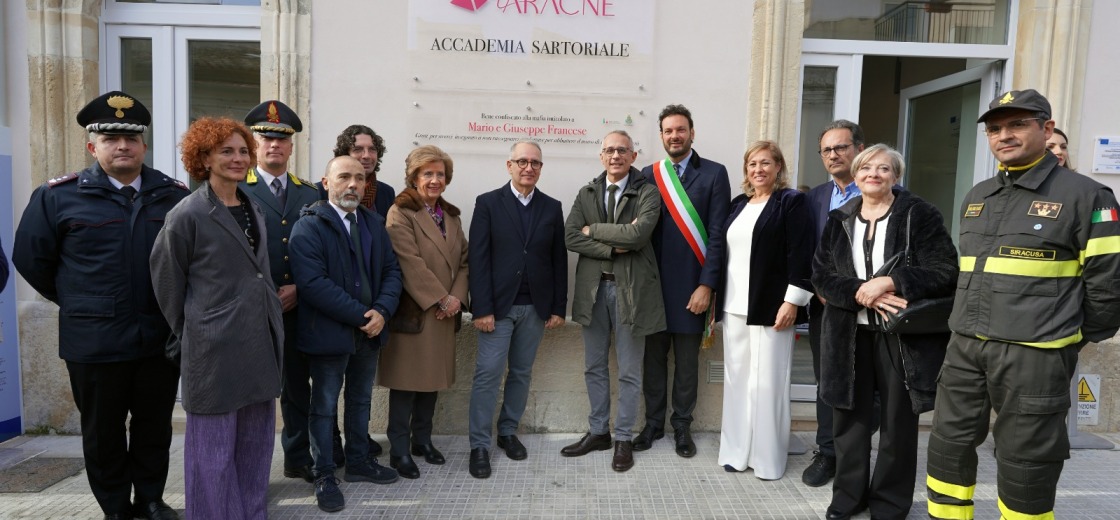 Un'accademia sartoriale presidio di legalità, inaugurata Le Tele di Aracne